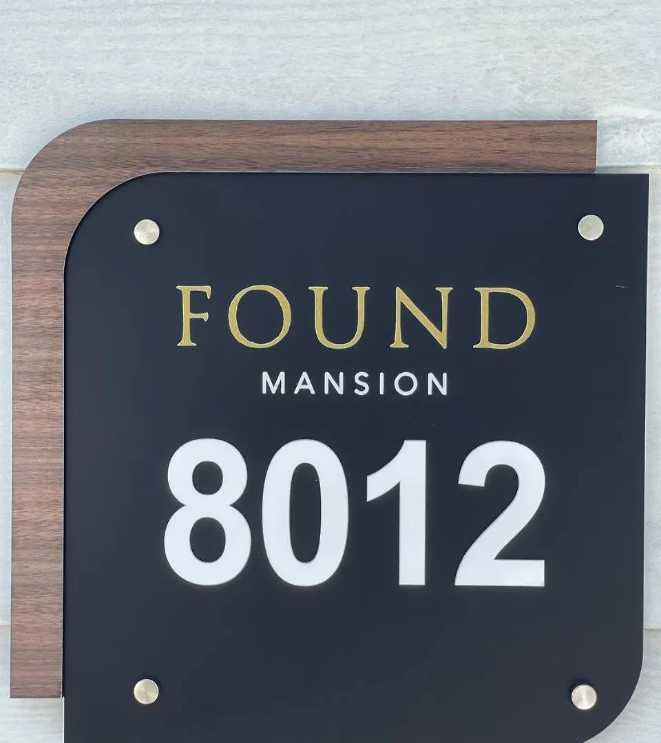 Hotel Found Mansion Pantai Cenang  Ma­lay­sia