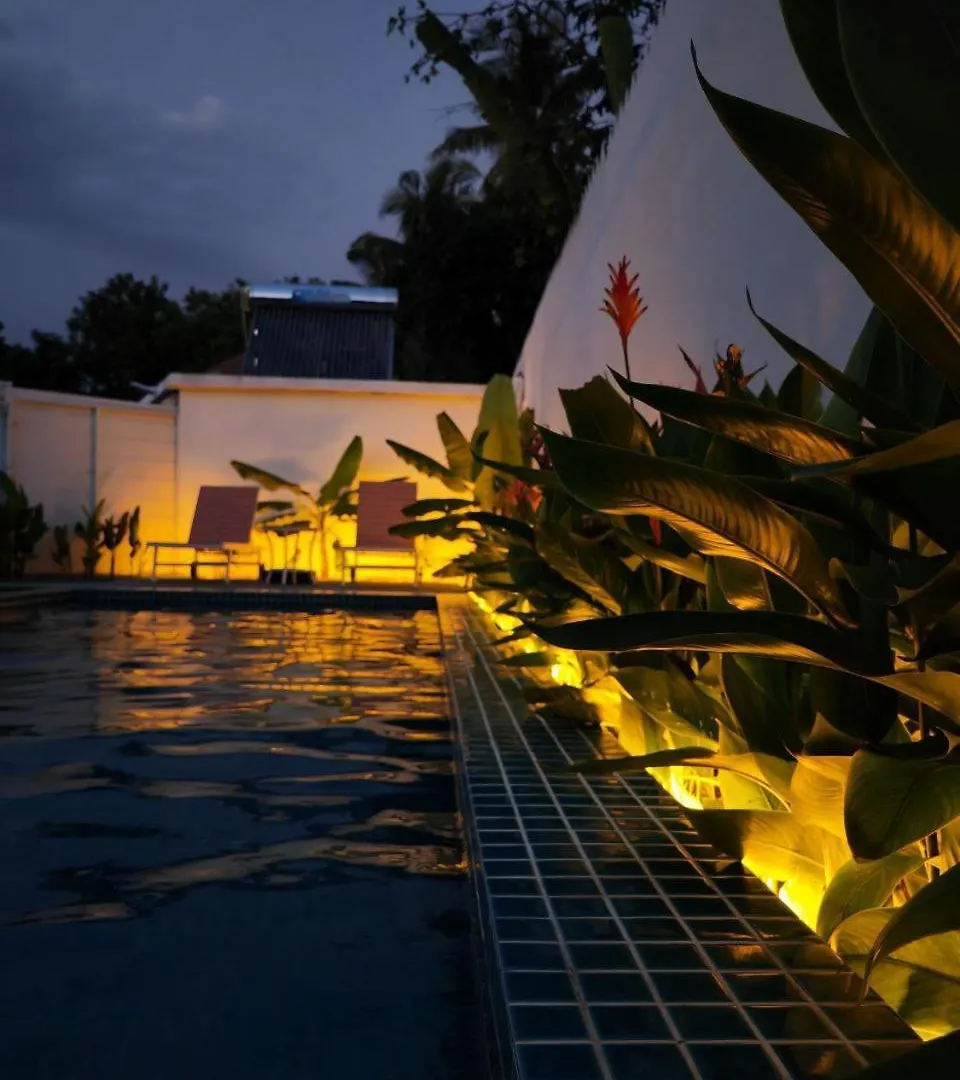 Found Mansion Hotel Pantai Cenang